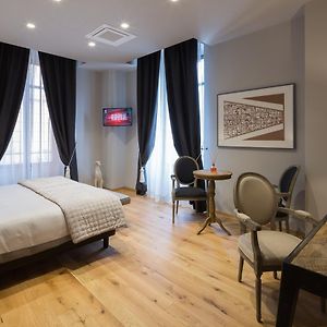 Suite executive